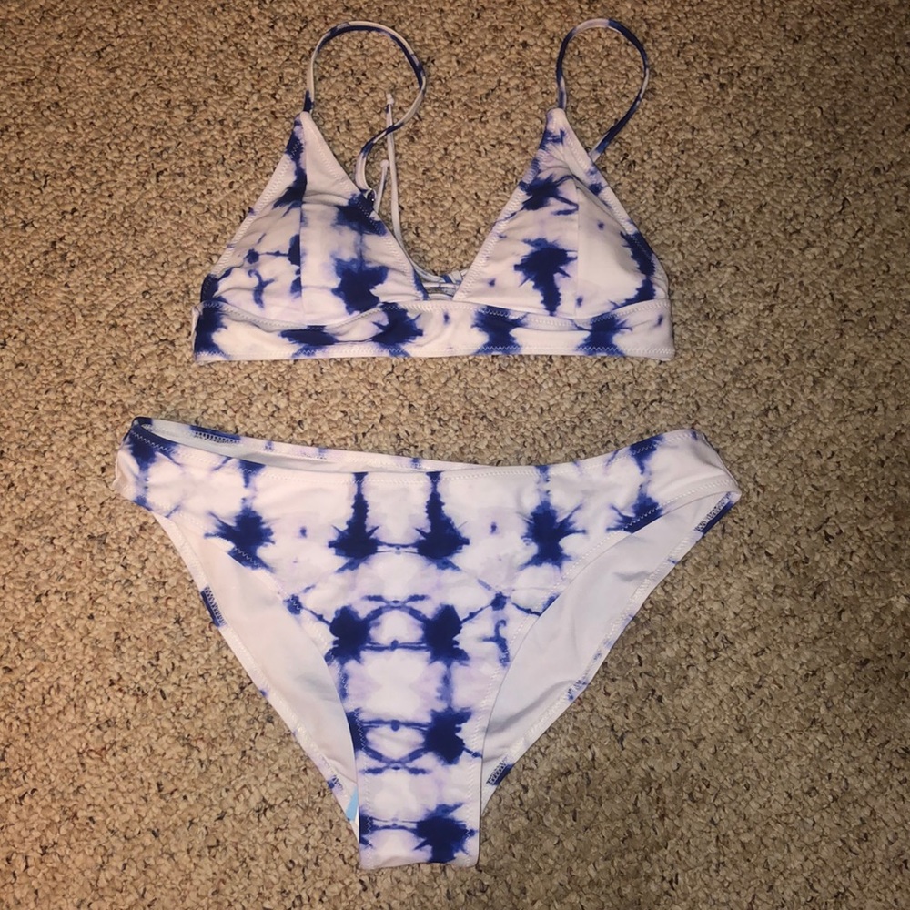 Cupshe blue tie dye bikini